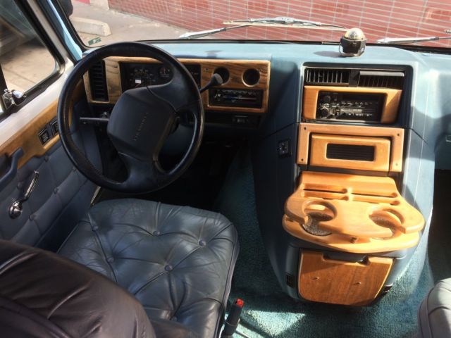 1993 White Chevrolet G20 Van Van Camper