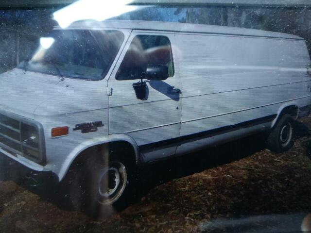 1993 White Chevrolet G20 Van van