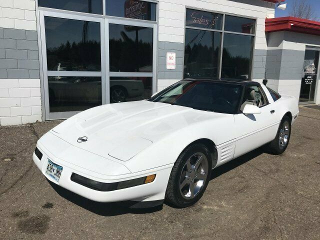 1993 White Chevrolet Corvette --