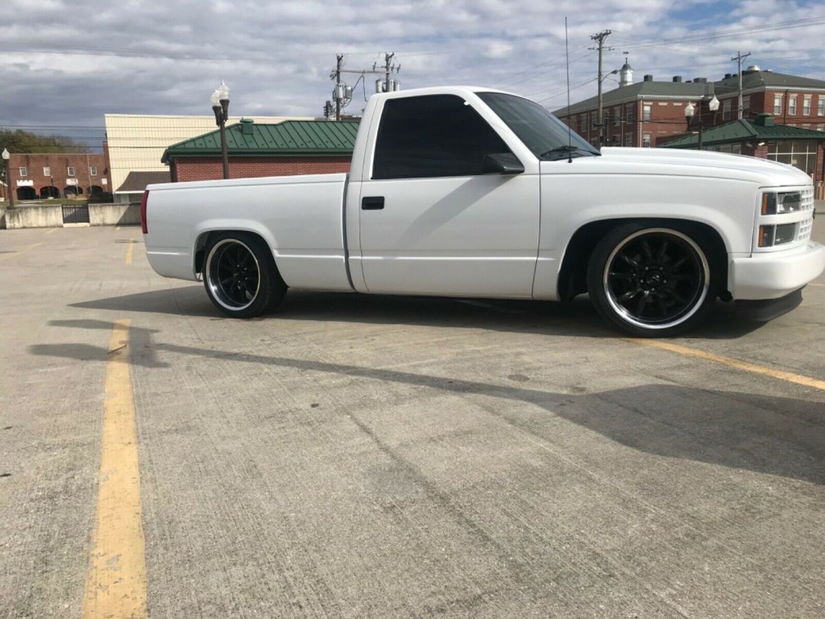 1993 White Chevrolet Silverado 1500 Standard Cab Pickup