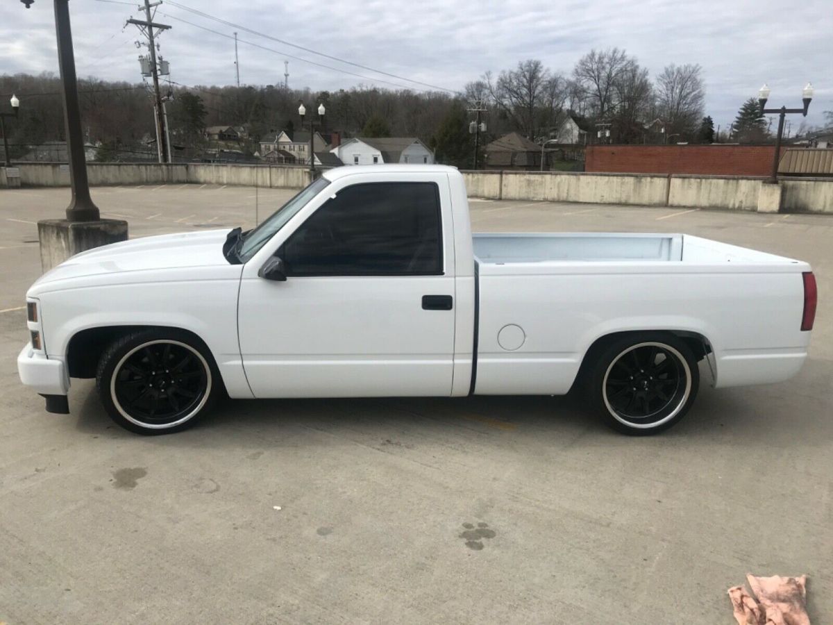 1993 White Chevrolet Silverado 1500 Standard Cab Pickup