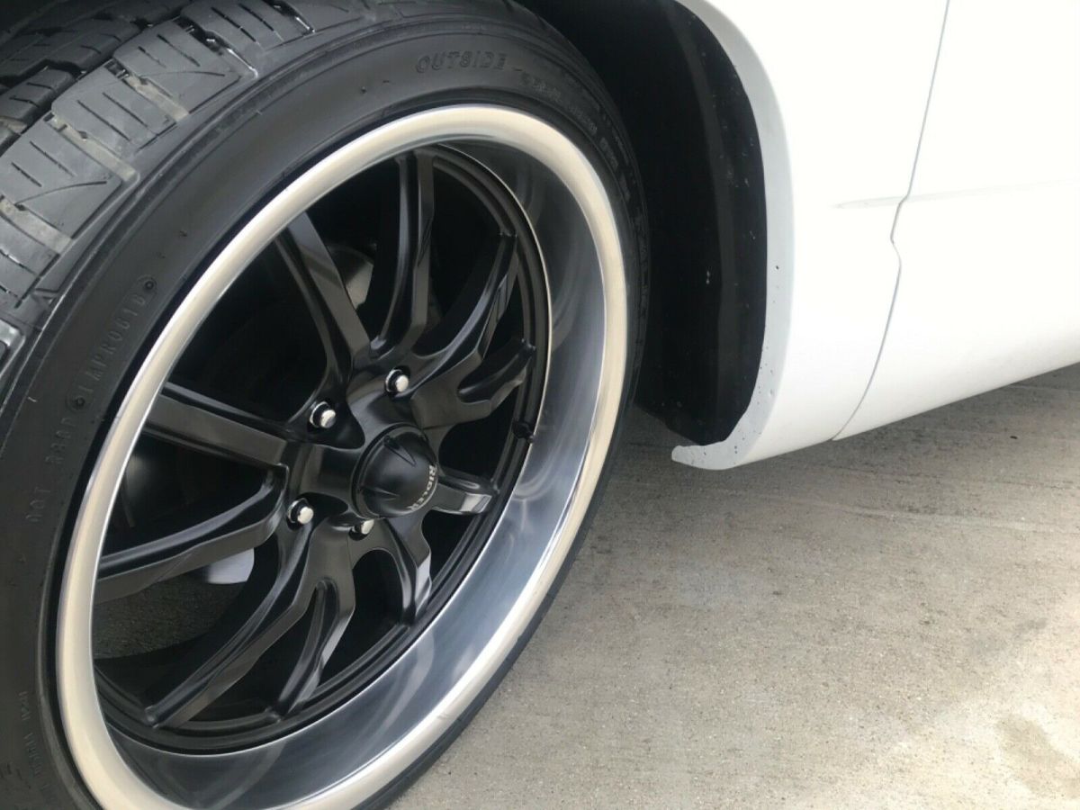 1993 White Chevrolet Silverado 1500 Standard Cab Pickup