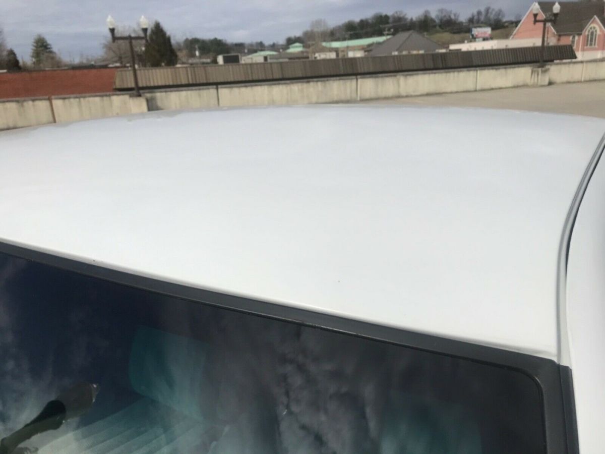 1993 White Chevrolet Silverado 1500 Standard Cab Pickup