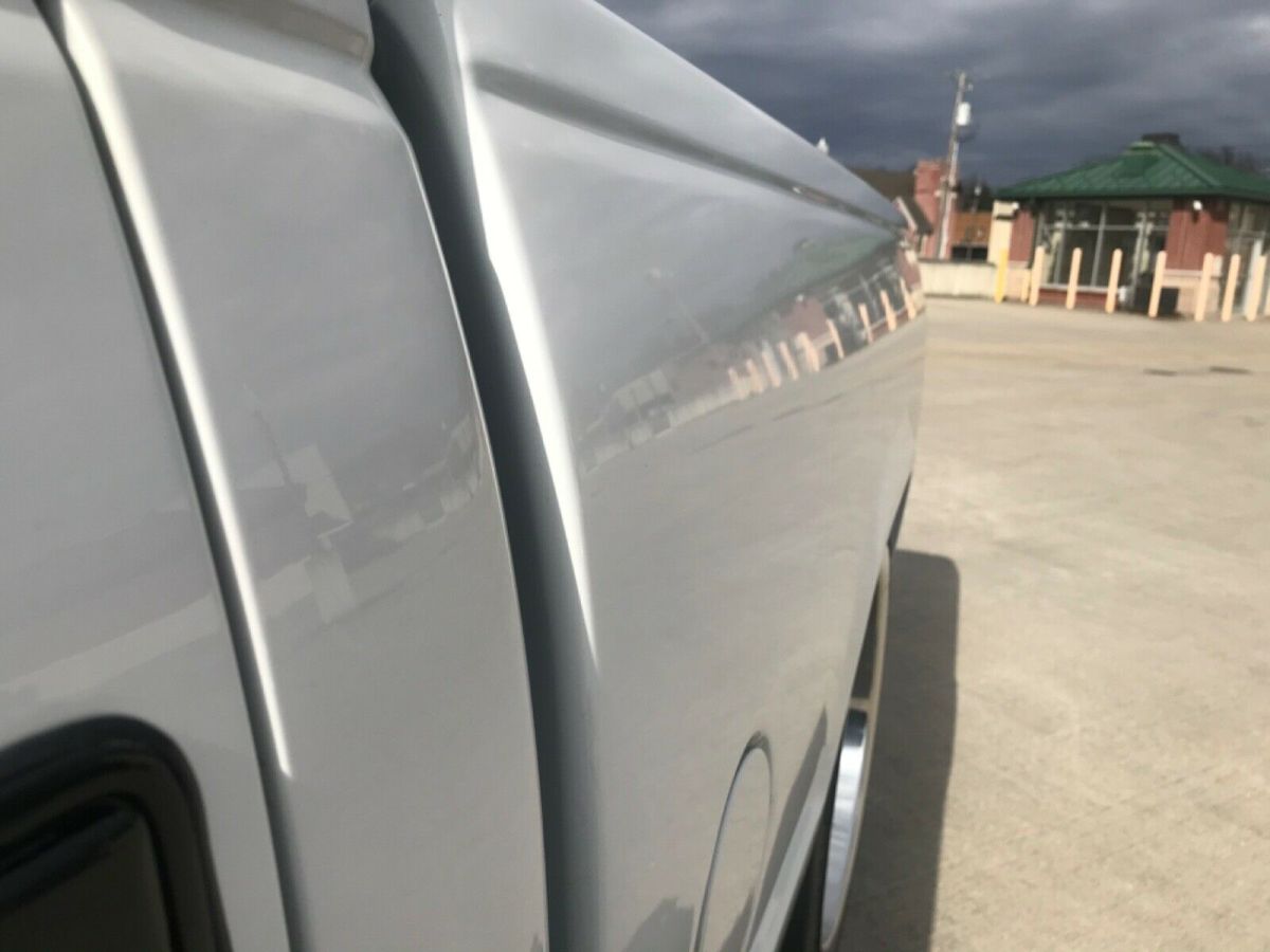 1993 White Chevrolet Silverado 1500 Standard Cab Pickup