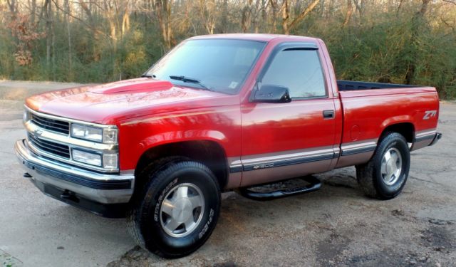 1993 Red Chevrolet C/K Pickup 1500 Standard Cab Pickup