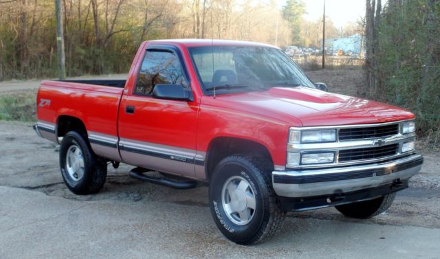 1993 Red Chevrolet C/K Pickup 1500 Standard Cab Pickup