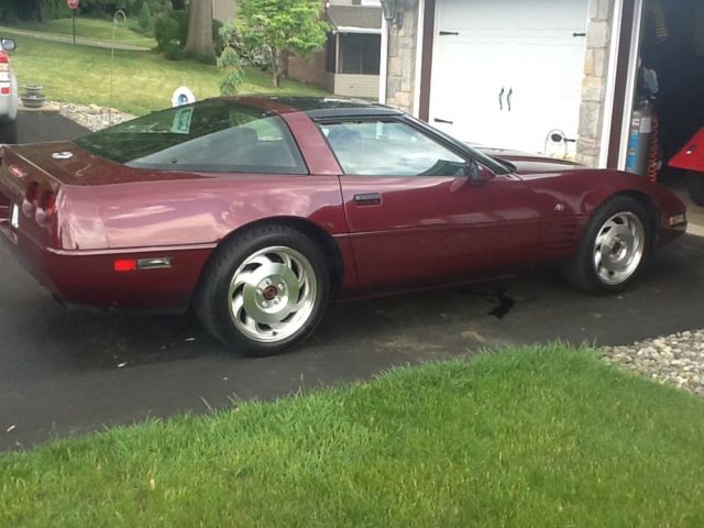 1993 Burgundy Chevrolet Corvette Coupe