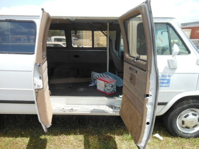 1993 w Chevrolet 3500 Rally Sports Van