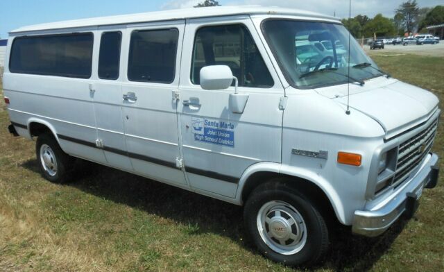 1993 w Chevrolet 3500 Rally Sports Van