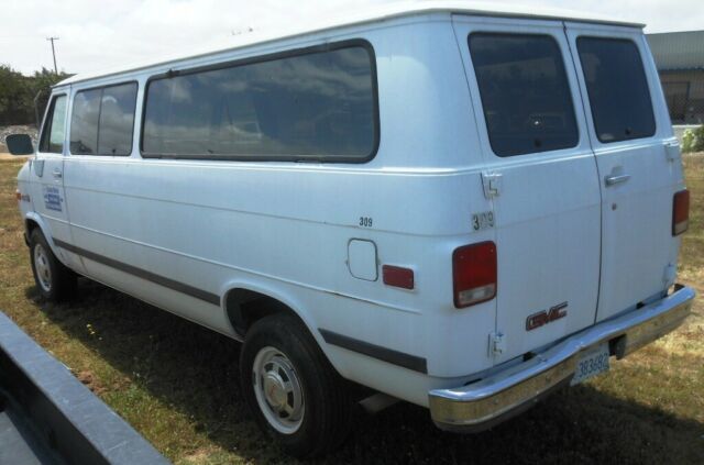 1993 w Chevrolet 3500 Rally Sports Van