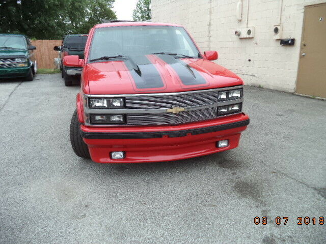 1993 Red Chevrolet C/K Pickup 1500 pickup