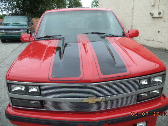 1993 Red Chevrolet C/K Pickup 1500 pickup