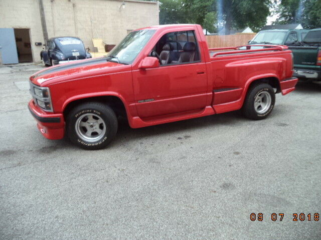 1993 Red Chevrolet C/K Pickup 1500 pickup