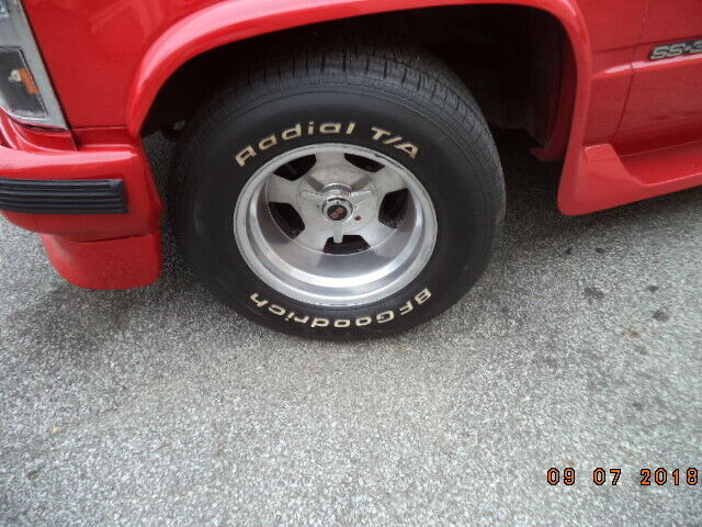 1993 Red Chevrolet C/K Pickup 1500 pickup