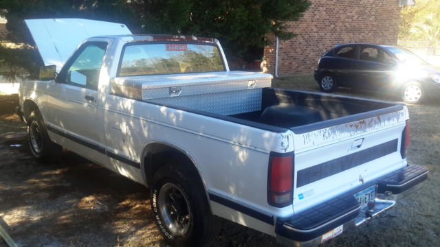 1993 white Chevrolet Other Pickups pickup truck