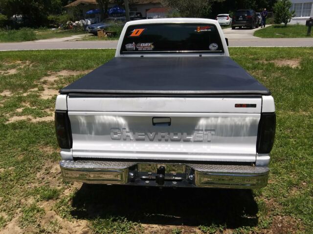 1993 White Chevrolet S-10 Extended Cab Pickup