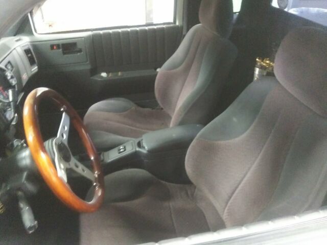 1993 White Chevrolet S-10 Extended Cab Pickup