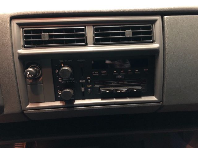 1993 White Chevrolet S-10 Extended Cab Pickup