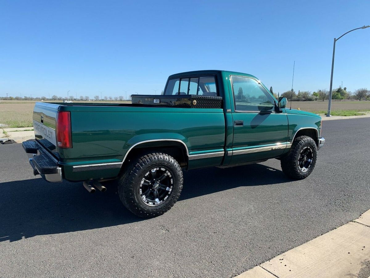1993 Green Chevrolet C/K Pickup 1500 Standard Cab Pickup