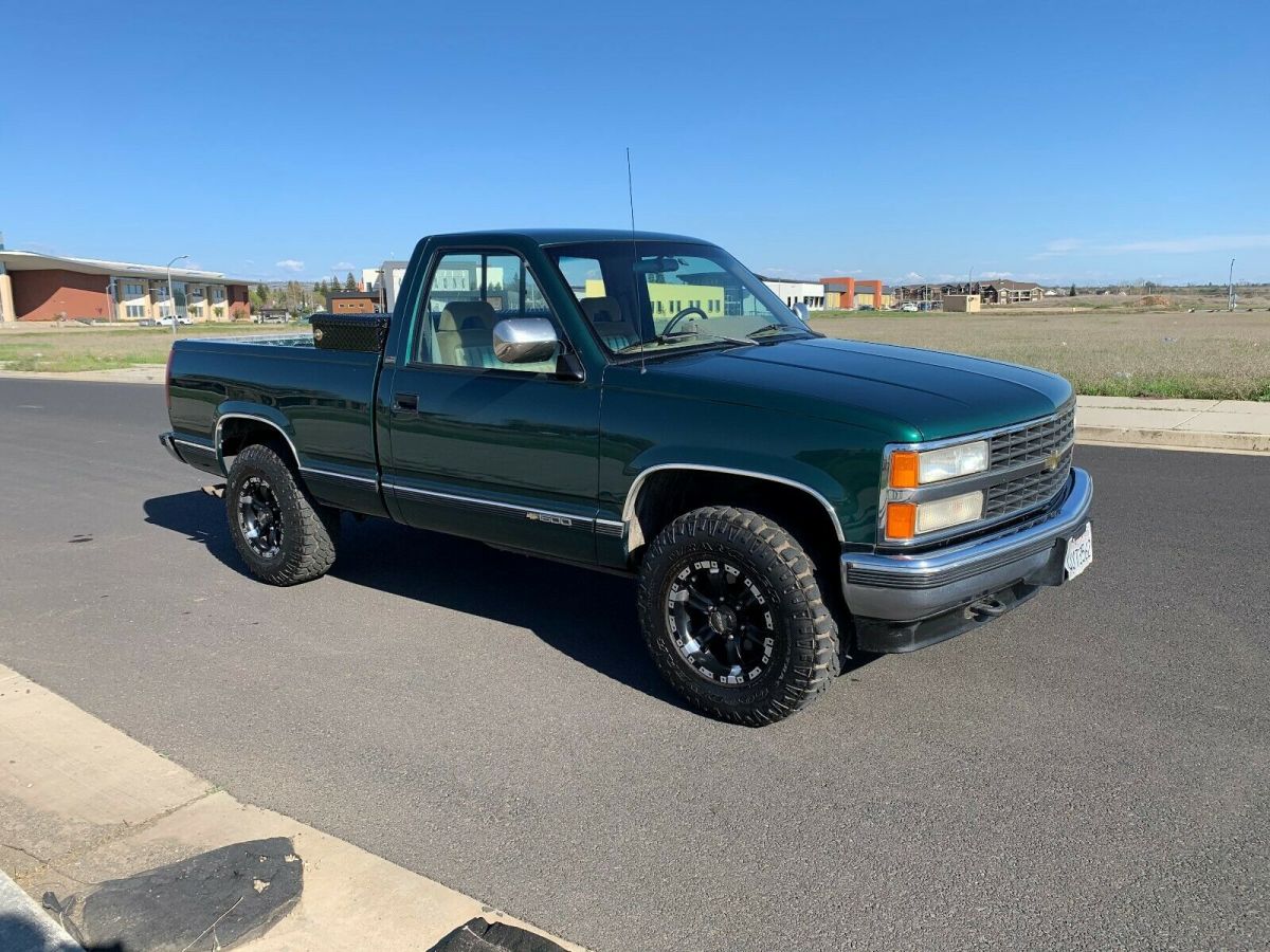 1993 Green Chevrolet C/K Pickup 1500 Standard Cab Pickup