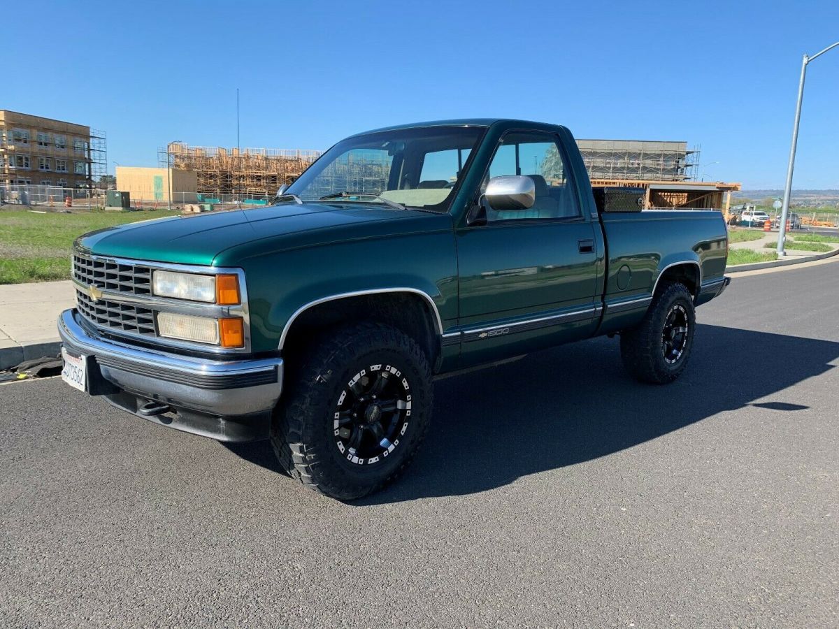 1993 Green Chevrolet C/K Pickup 1500 Standard Cab Pickup