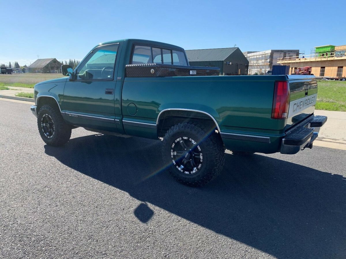 1993 Green Chevrolet C/K Pickup 1500 Standard Cab Pickup