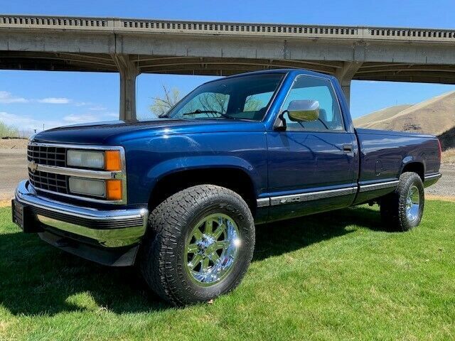 1993 Blue Chevrolet Silverado 1500 Standard Cab Pickup