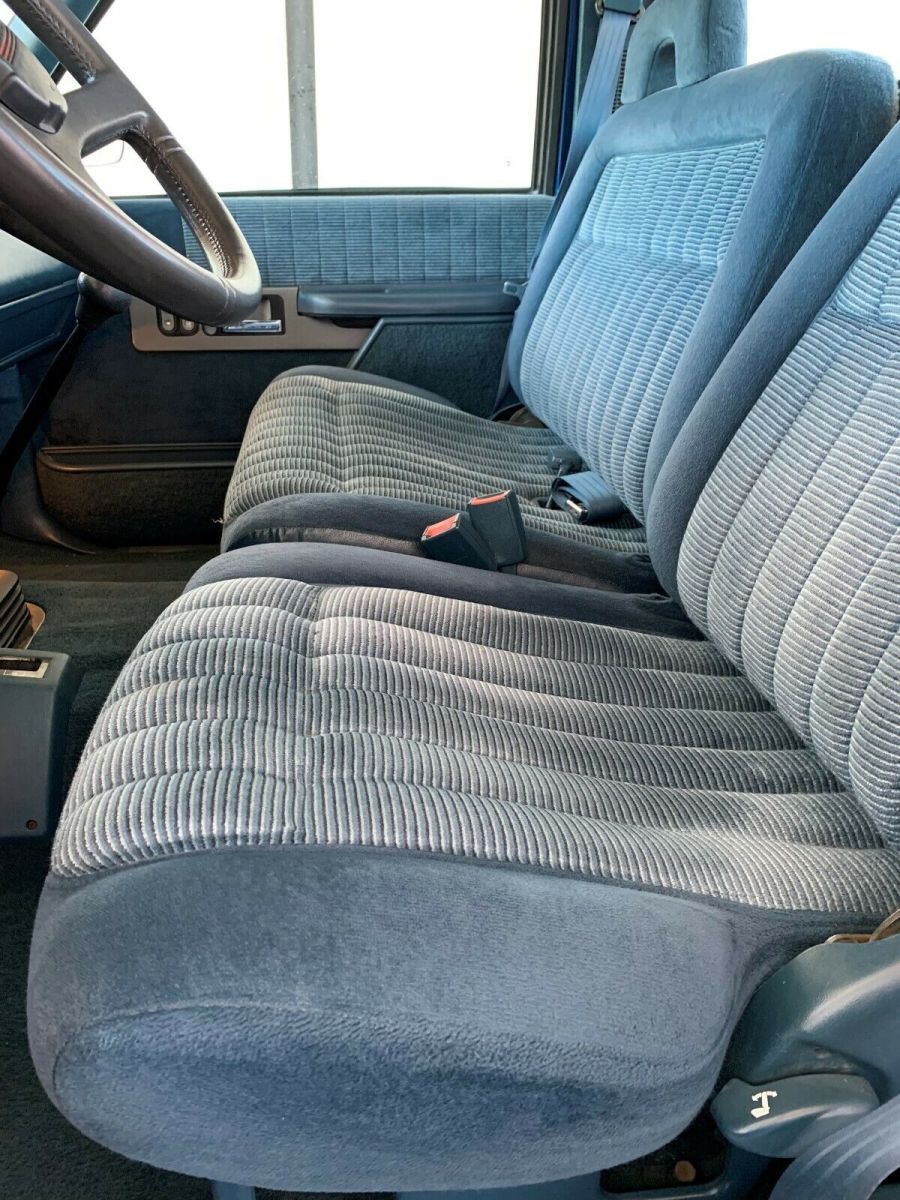 1993 Blue Chevrolet Silverado 1500 Standard Cab Pickup