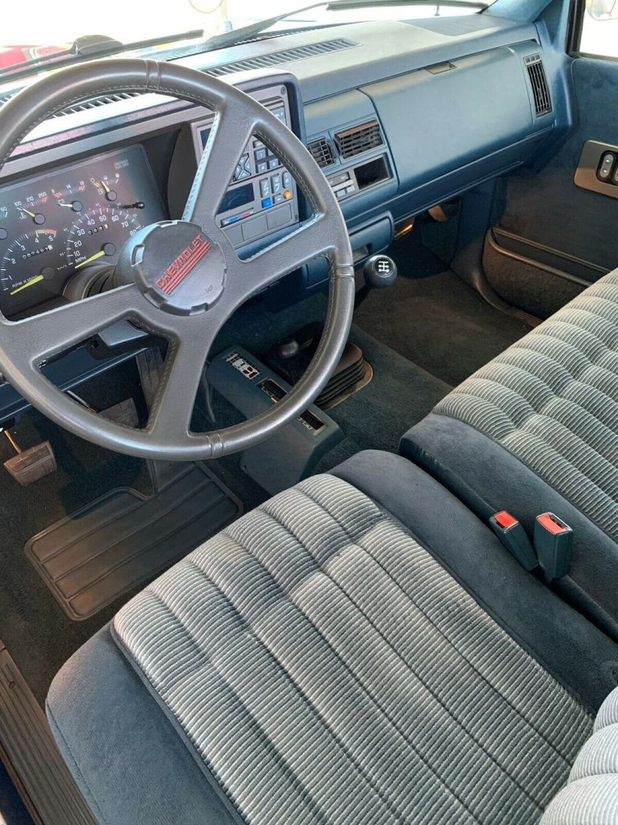 1993 Blue Chevrolet Silverado 1500 Standard Cab Pickup