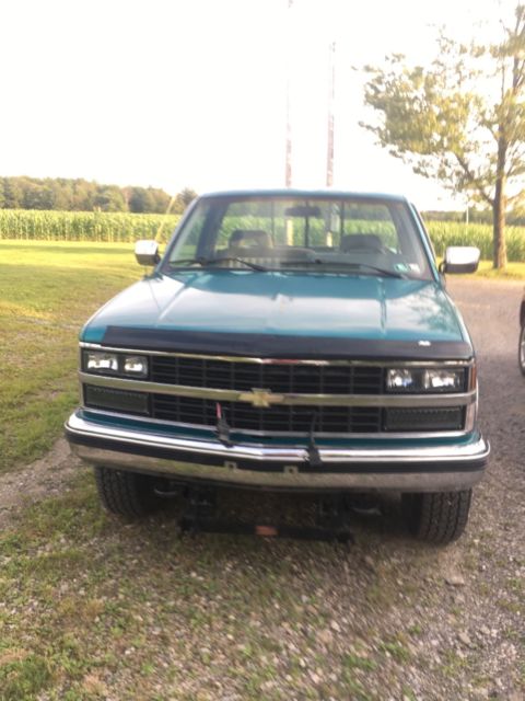 1993 Green Chevrolet Silverado 1500 Standard Cab Pickup