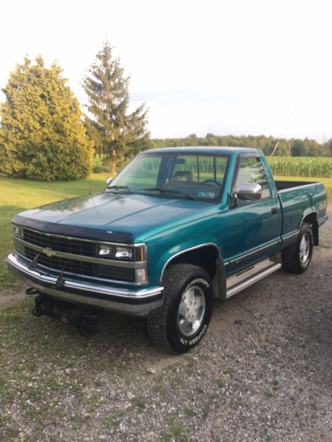 1993 Green Chevrolet Silverado 1500 Standard Cab Pickup