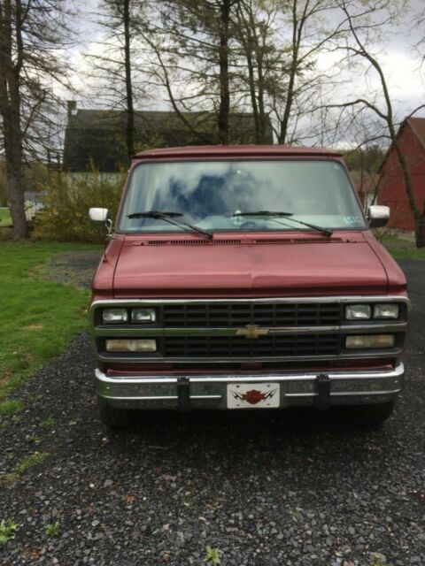 1993 Burgundy Chevrolet G20 Van