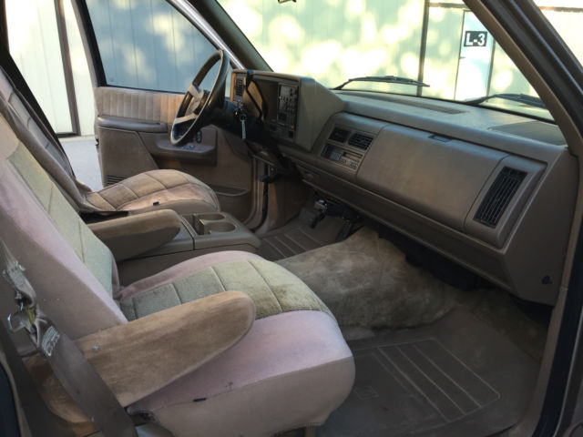 1993 Burgundy Chevrolet Suburban SUV