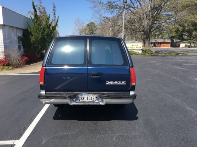 1993 Blue Chevrolet Suburban
