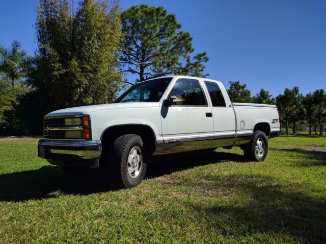 1993 White Chevrolet C/K Pickup 1500 Extended Cab Pickup