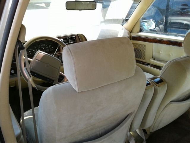 1993 Gold Chrysler New Yorker Sedan