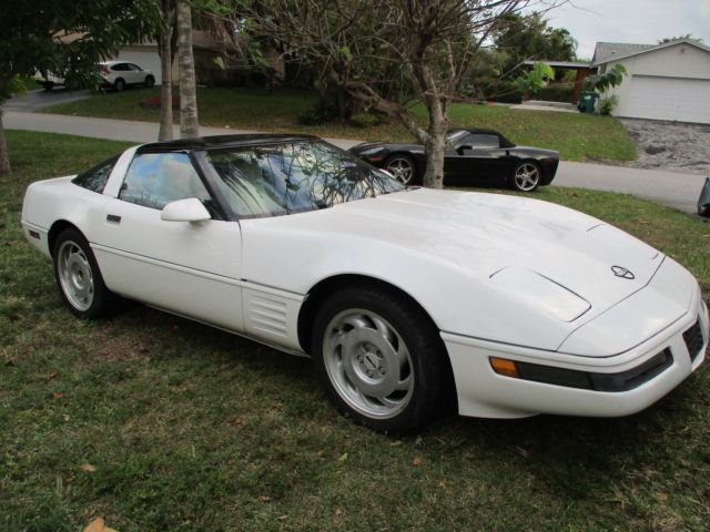 1993 Yellow Chevrolet Corvette