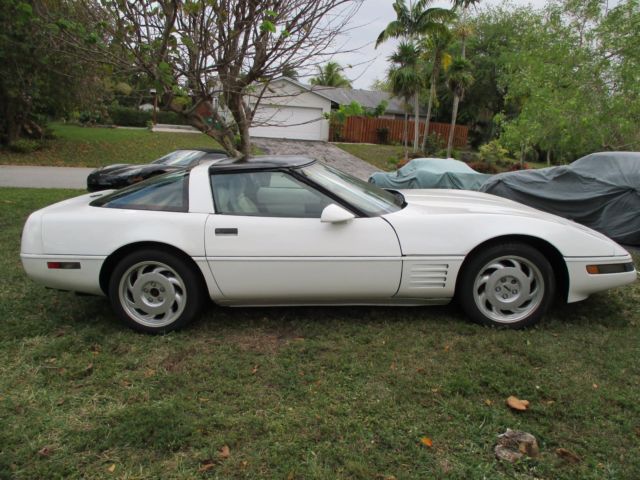1993 Yellow Chevrolet Corvette