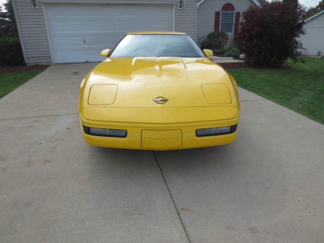 1993 ruby red Chevrolet Corvette Coupe