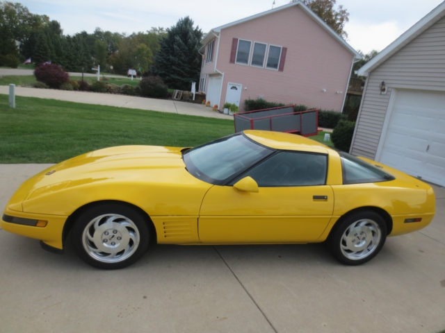 1993 ruby red Chevrolet Corvette Coupe