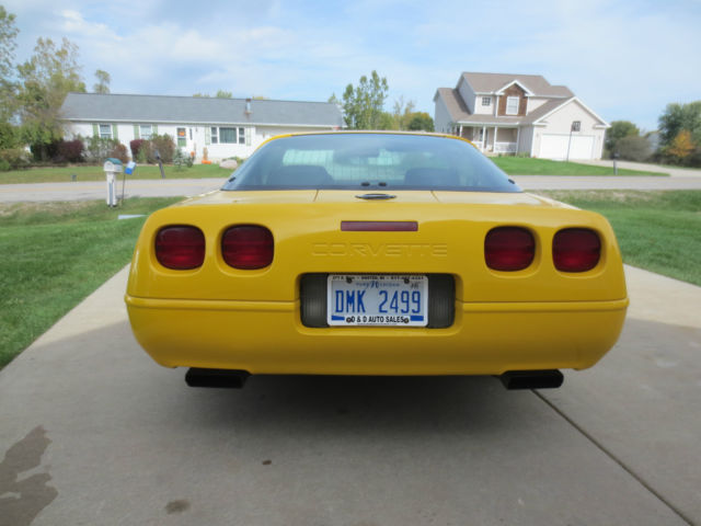 1993 ruby red Chevrolet Corvette Coupe