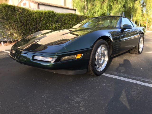 1993 POLO GREEN Chevrolet Corvette Coupe