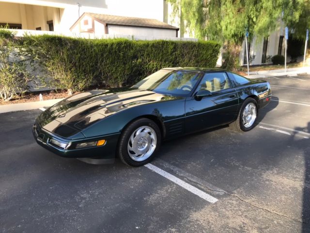 1993 POLO GREEN Chevrolet Corvette Coupe