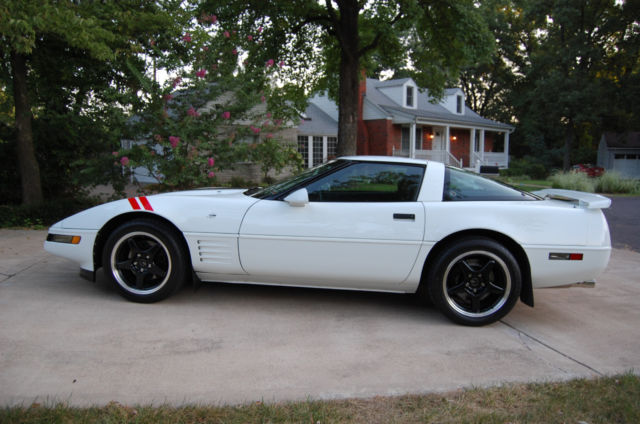 1993 White Chevrolet Corvette Coupe