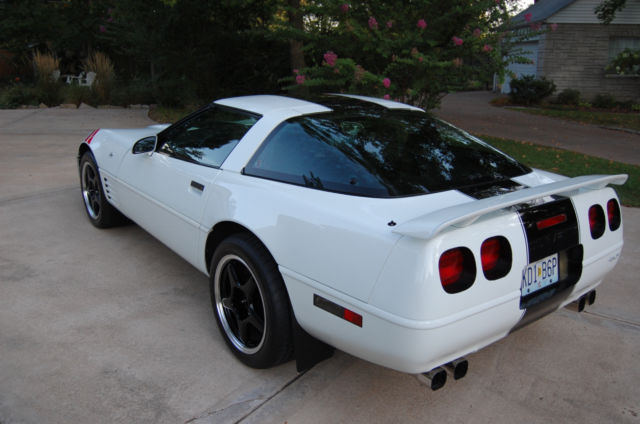 1993 White Chevrolet Corvette Coupe