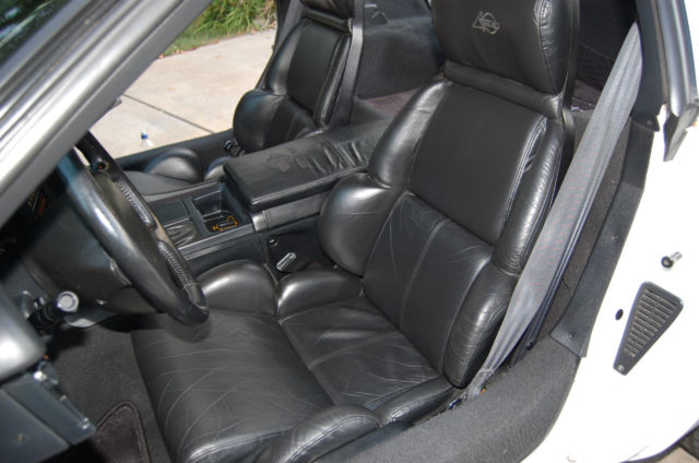 1993 White Chevrolet Corvette Coupe
