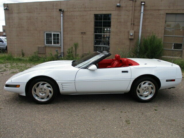 1993 White Chevrolet Corvette Convertible