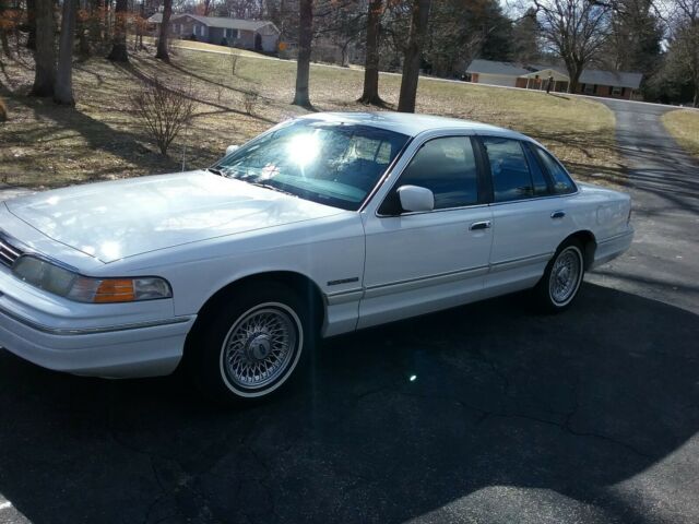 1993 White Ford Crown Victoria Sedan