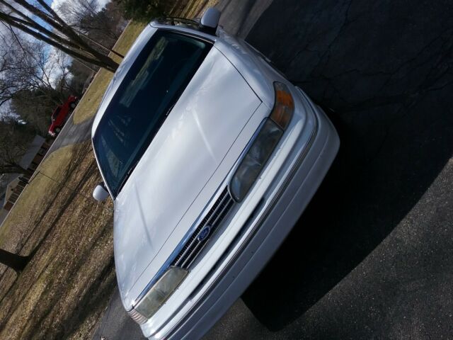 1993 White Ford Crown Victoria Sedan