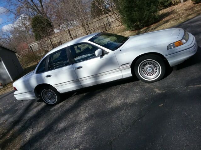 1993 White Ford Crown Victoria Sedan
